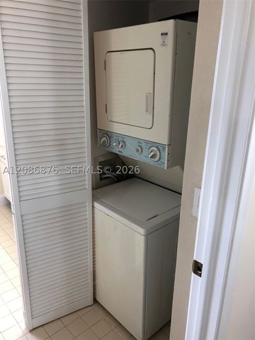 20840 San Simeon Way 702, Miami, FL 33179