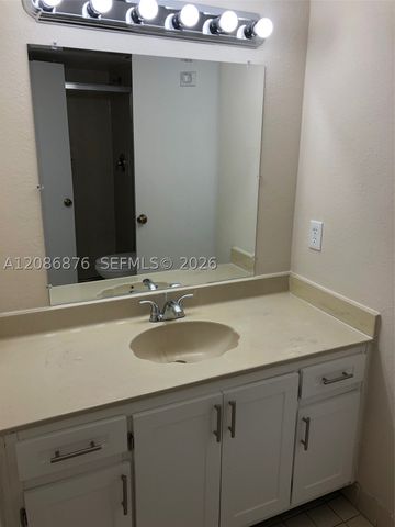 20840 San Simeon Way 702, Miami, FL 33179