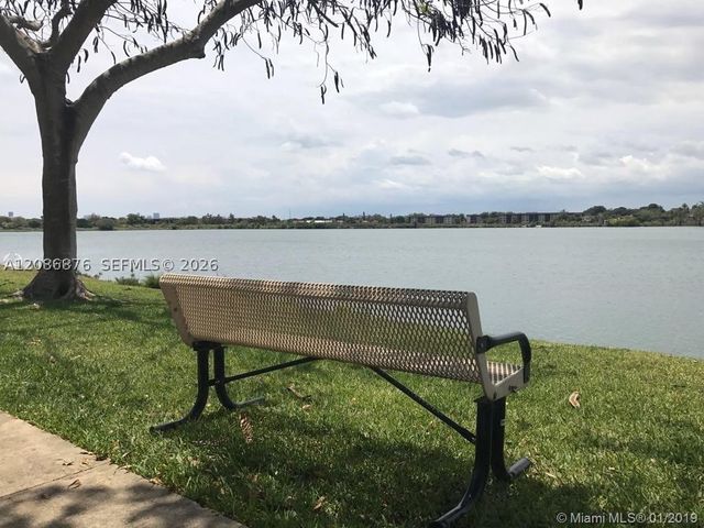 20840 San Simeon Way 702, Miami, FL 33179