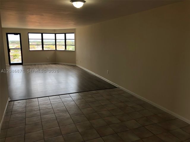 20840 San Simeon Way 702, Miami, FL 33179