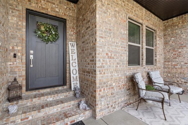 907 Red Oak Loop, Elm Springs, AR 72762