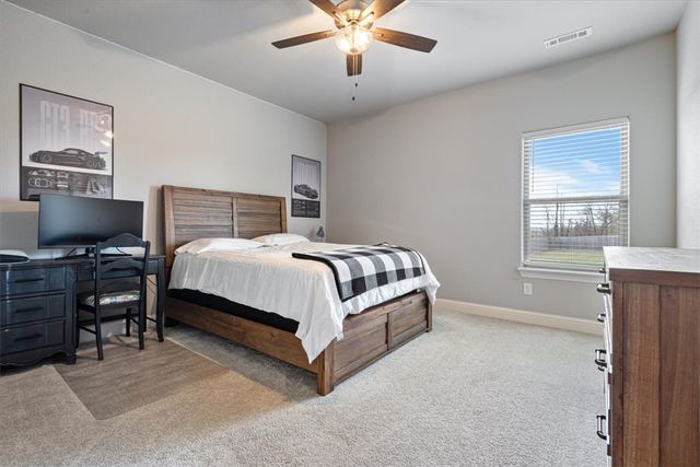 907 Red Oak Loop, Elm Springs, AR 72762