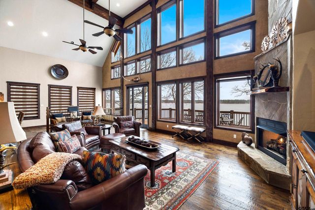 1008 Mark Circle, Scroggins, TX 75480