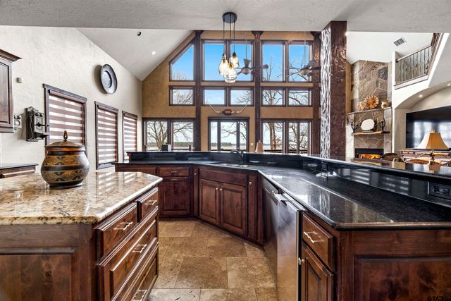 1008 Mark Circle, Scroggins, TX 75480