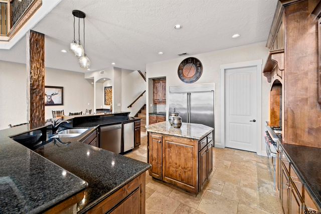 1008 Mark Circle, Scroggins, TX 75480