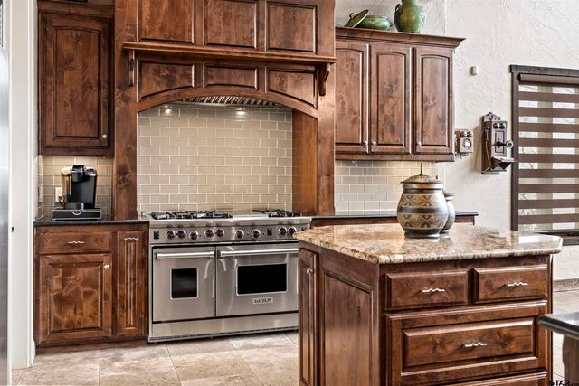 1008 Mark Circle, Scroggins, TX 75480