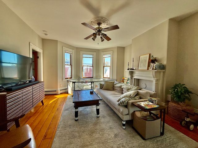 28 Cordis St 3, Boston, MA 02129