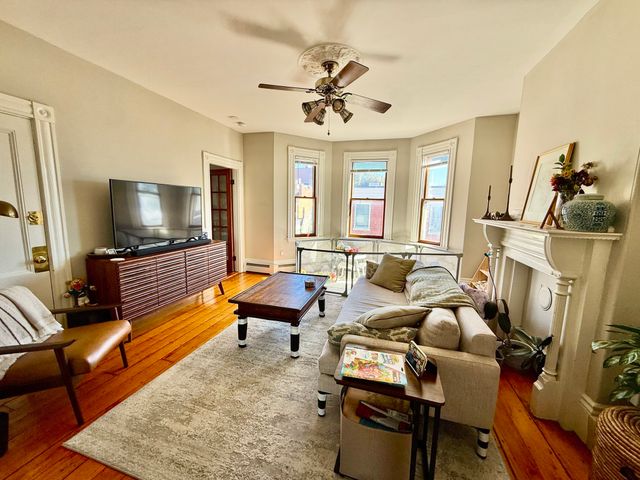 28 Cordis St 3, Boston, MA 02129