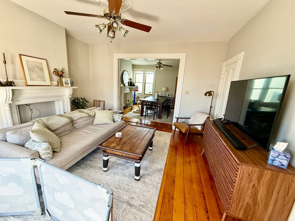 28 Cordis St 3, Boston, MA 02129