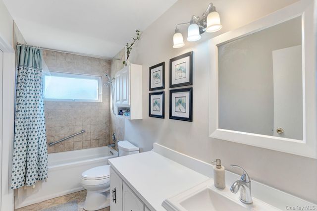 26 Fran Lane, Selden, NY 11784