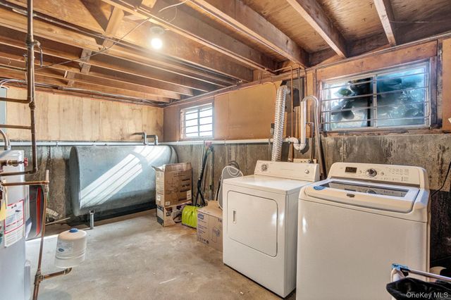 26 Fran Lane, Selden, NY 11784