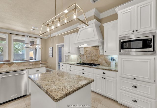 2207 Rockingham Loop, College Station, TX 77845