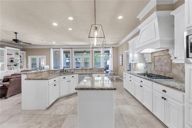 2207 Rockingham Loop, College Station, TX 77845