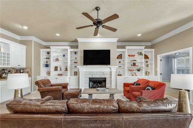 2207 Rockingham Loop, College Station, TX 77845