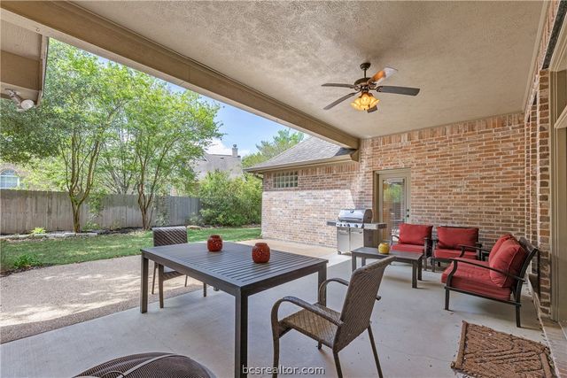2207 Rockingham Loop, College Station, TX 77845