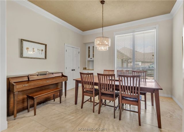 2207 Rockingham Loop, College Station, TX 77845