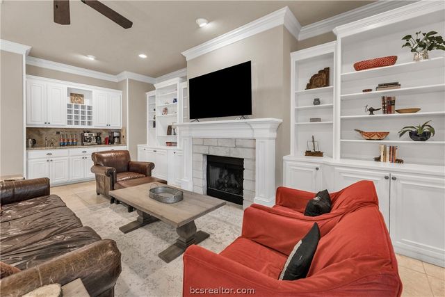 2207 Rockingham Loop, College Station, TX 77845