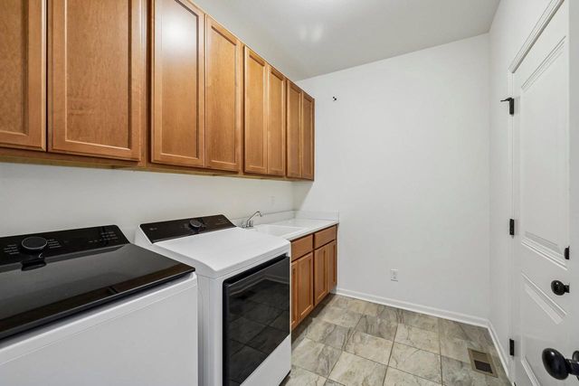 2725 Wayfair Street, Fitchburg, WI 53719