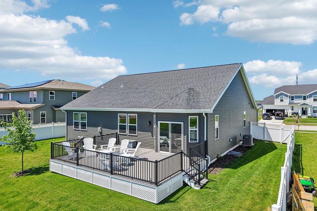 2725 Wayfair Street, Fitchburg, WI 53719