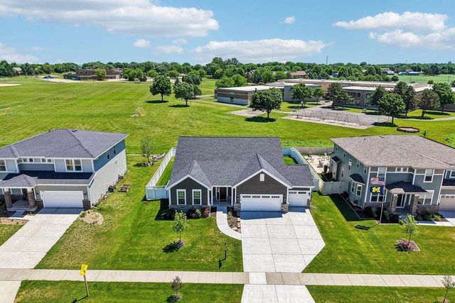 2725 Wayfair Street, Fitchburg, WI 53719