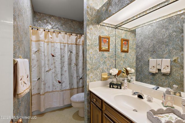42 Robinwood Place, Jackson, MS 39211