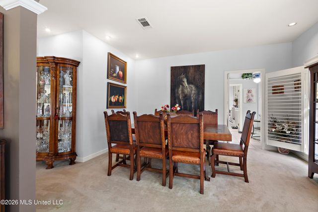 42 Robinwood Place, Jackson, MS 39211