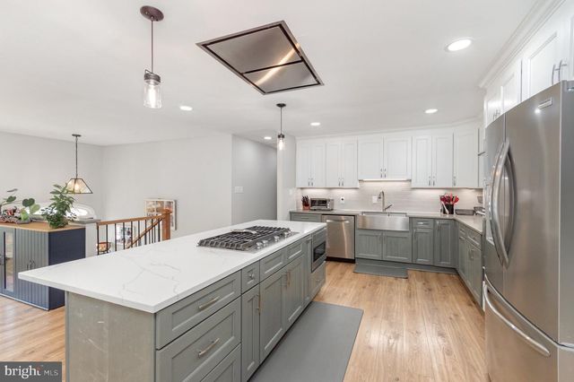 6208 REDWOOD LN, Alexandria, VA 22310