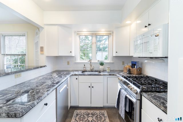 6 Ladshaw Drive 6, Madison, CT 06443