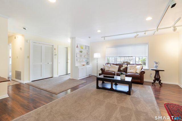 6 Ladshaw Drive 6, Madison, CT 06443