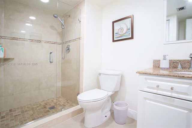 304 Racquet Club Rd 203, Weston, FL 33326