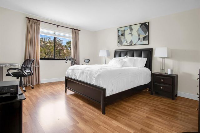 304 Racquet Club Rd 203, Weston, FL 33326