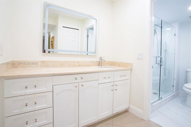 304 Racquet Club Rd 203, Weston, FL 33326