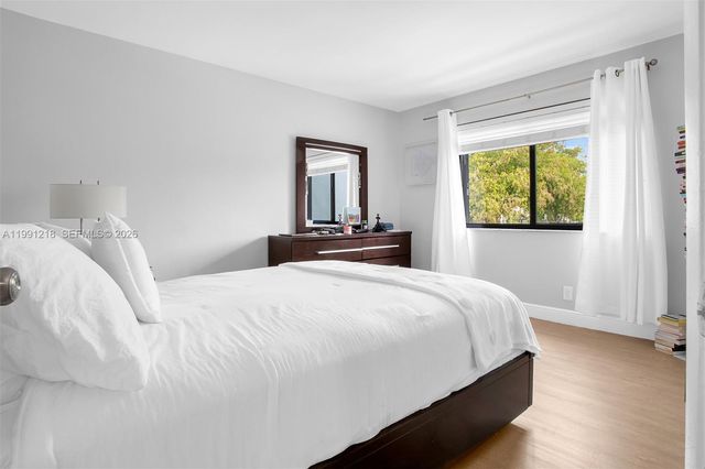 304 Racquet Club Rd 203, Weston, FL 33326