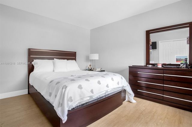 304 Racquet Club Rd 203, Weston, FL 33326