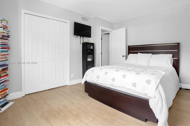 304 Racquet Club Rd 203, Weston, FL 33326