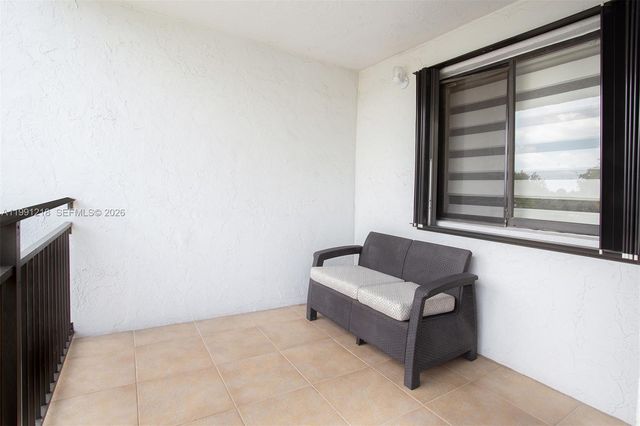 304 Racquet Club Rd 203, Weston, FL 33326