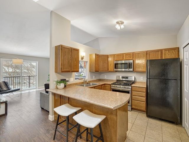 2063 N Park Drive 1, Saint Paul, MN 55119