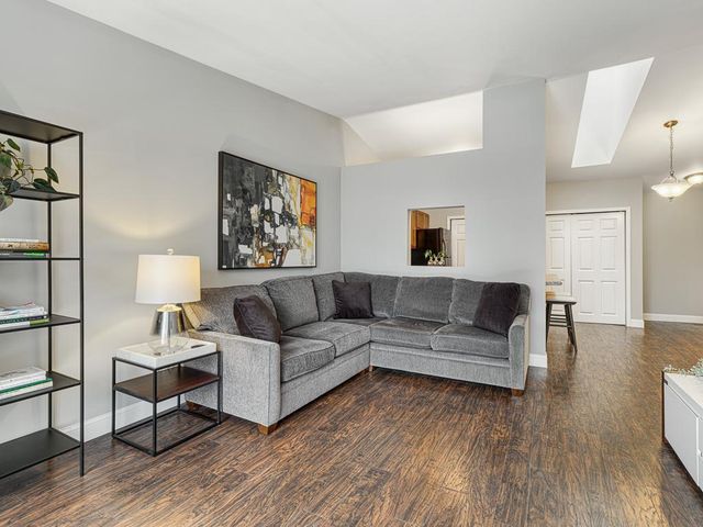 2063 N Park Drive 1, Saint Paul, MN 55119