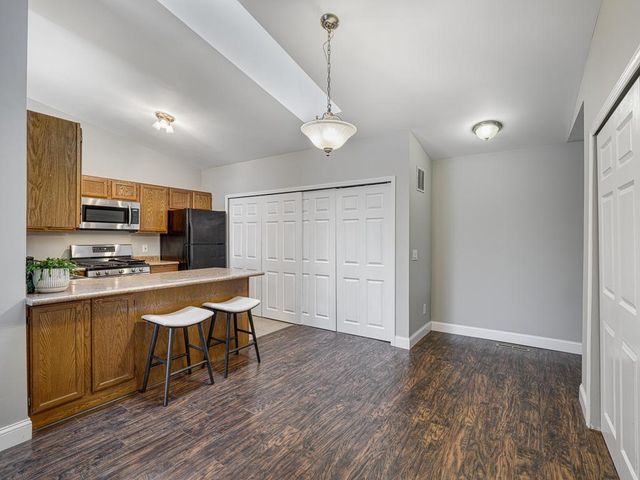 2063 N Park Drive 1, Saint Paul, MN 55119