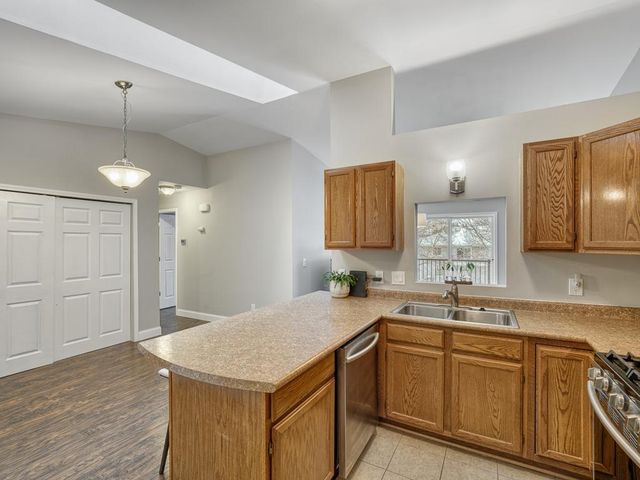 2063 N Park Drive 1, Saint Paul, MN 55119