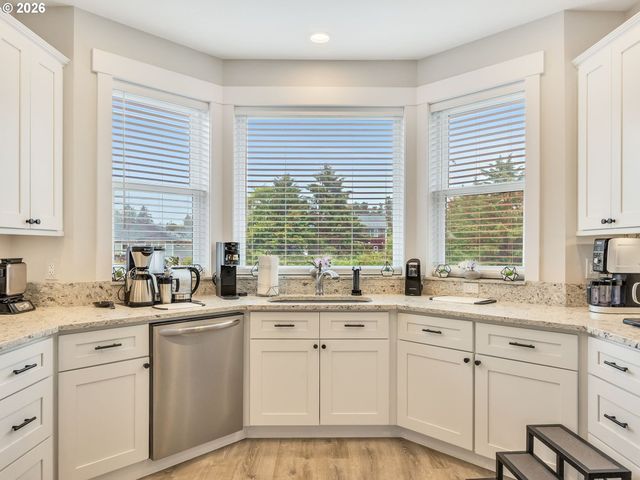 451 W KERSHUL Cir, Gearhart, OR 97138