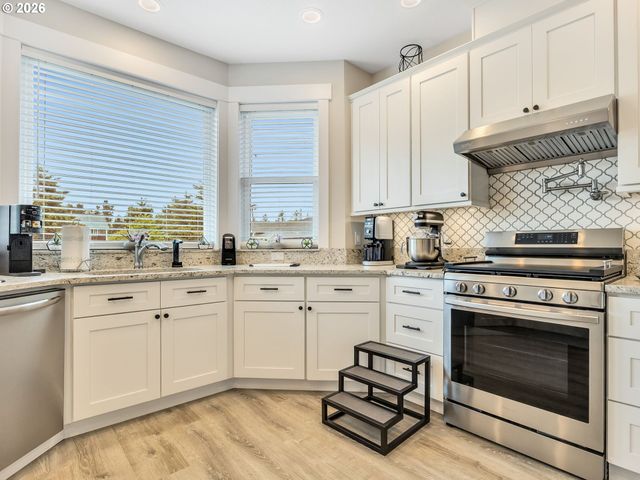451 W KERSHUL Cir, Gearhart, OR 97138