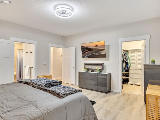 451 W KERSHUL Cir, Gearhart, OR 97138