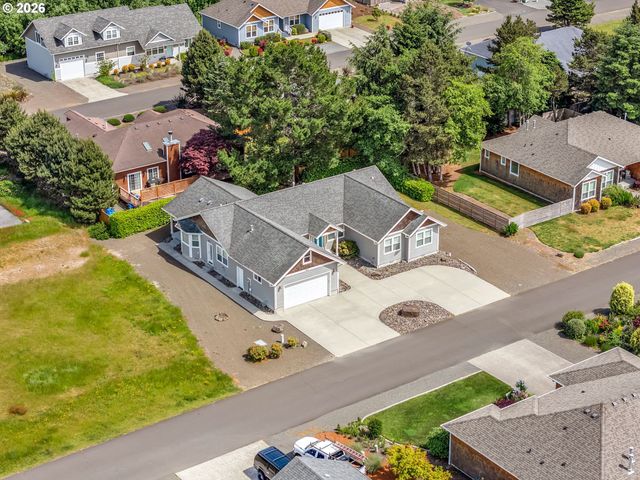 451 W KERSHUL Cir, Gearhart, OR 97138