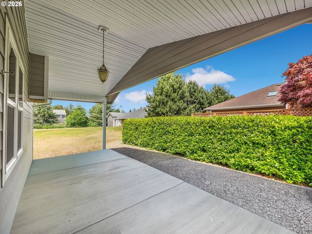 451 W KERSHUL Cir, Gearhart, OR 97138