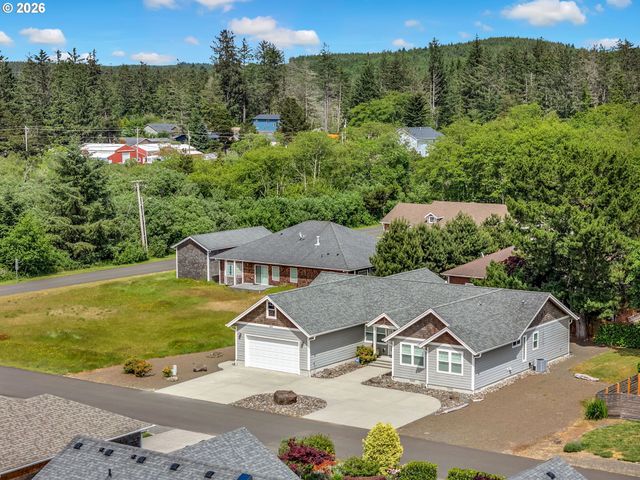 451 W KERSHUL Cir, Gearhart, OR 97138