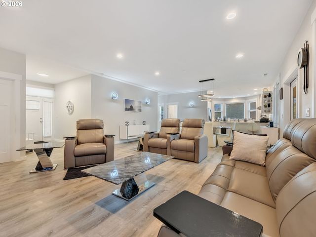 451 W KERSHUL Cir, Gearhart, OR 97138