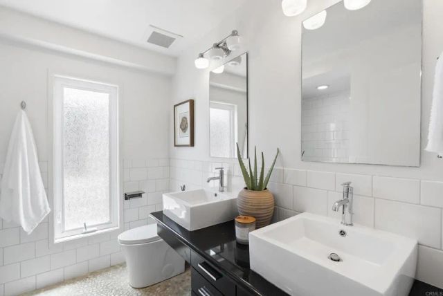 541 S Granados Avenue, Solana Beach, CA 92075