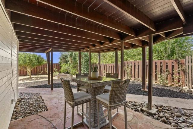 541 S Granados Avenue, Solana Beach, CA 92075