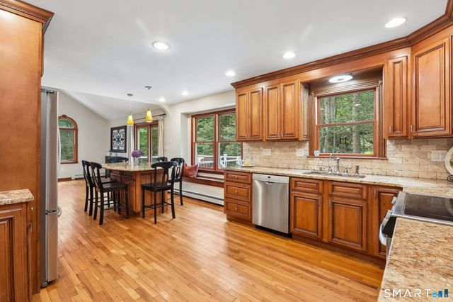 41 Colonial Ridge Drive, New Milford, CT 06755